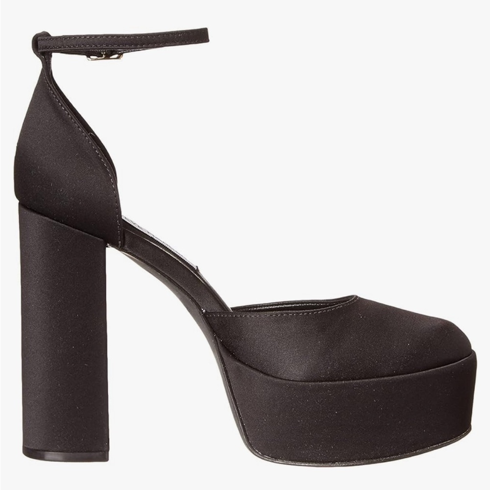 Steve Madden - 7M- Women's Agata Pump in black - satin platform pumps- chunky
